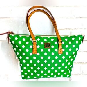 Dooney & Bourke G/W Signature Polka Dots.
Coated Fabric & Vacchetta Leather Tote